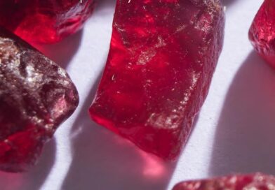 Platinum used to produce large, flawless crystals for electronics and optics applications