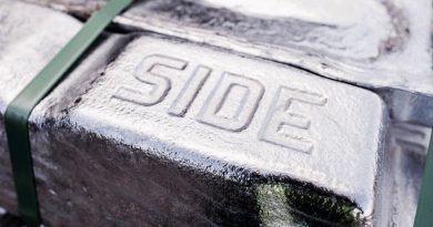 Alcoa to secure aluminium assets in $4.1 billion South32 acquisition Alcoa to secure aluminium assets in $4.1 billion South32 acquisition